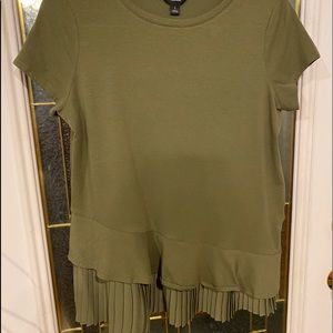 Simply Vera Wang Olive Green Blouse with Pleated Details Size Small